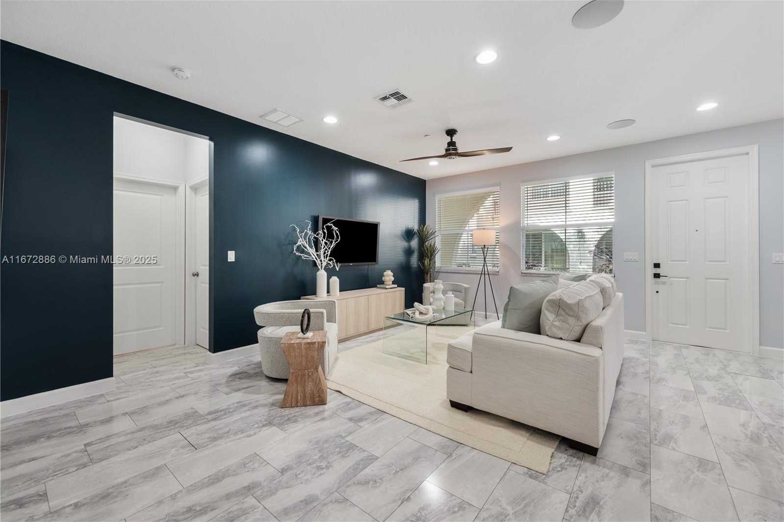 Small Image of 4184 CASCADA CIR, Cooper City Number 3