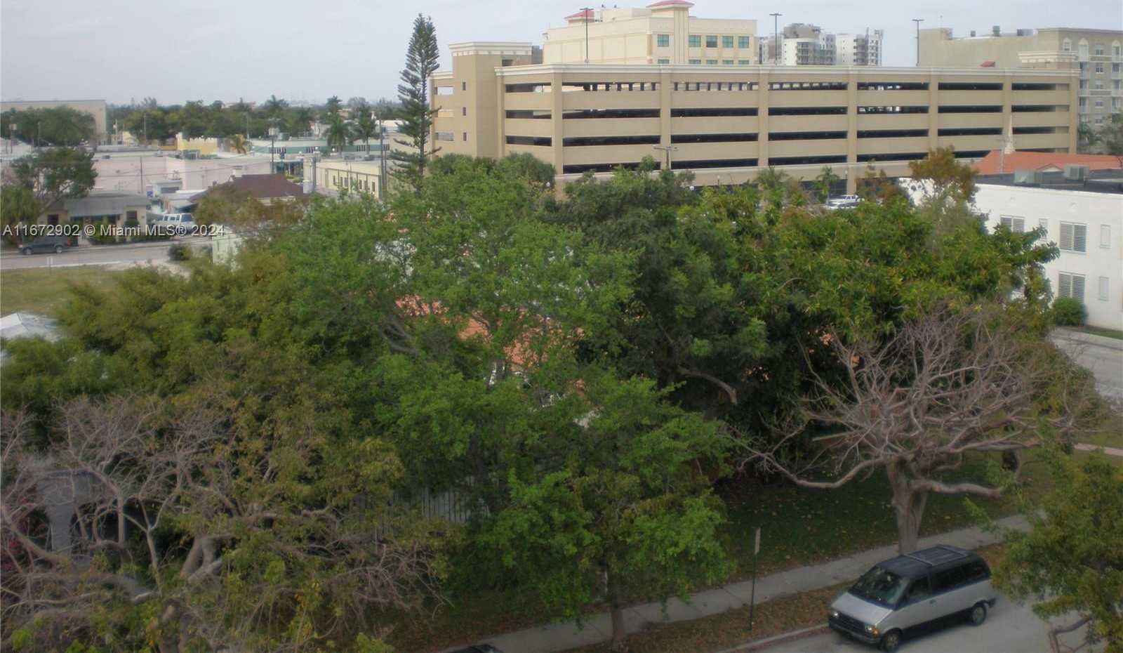 Small Image of 2008 JACKSON ST #E8, Hollywood Number 21