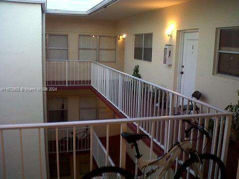 Small Image of 2008 JACKSON ST #E8, Hollywood Number 25