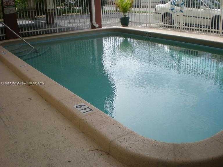 Small Image of 2008 JACKSON ST #E8, Hollywood Number 32