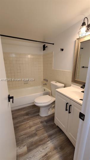 Small Image of 2008 JACKSON ST #E8, Hollywood Number 5