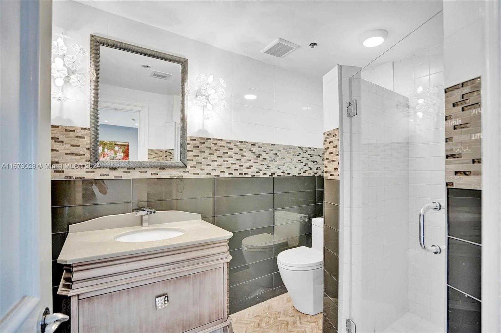 Small Image of 5225 COLLINS AVE #PH7, Miami Beach Number 24