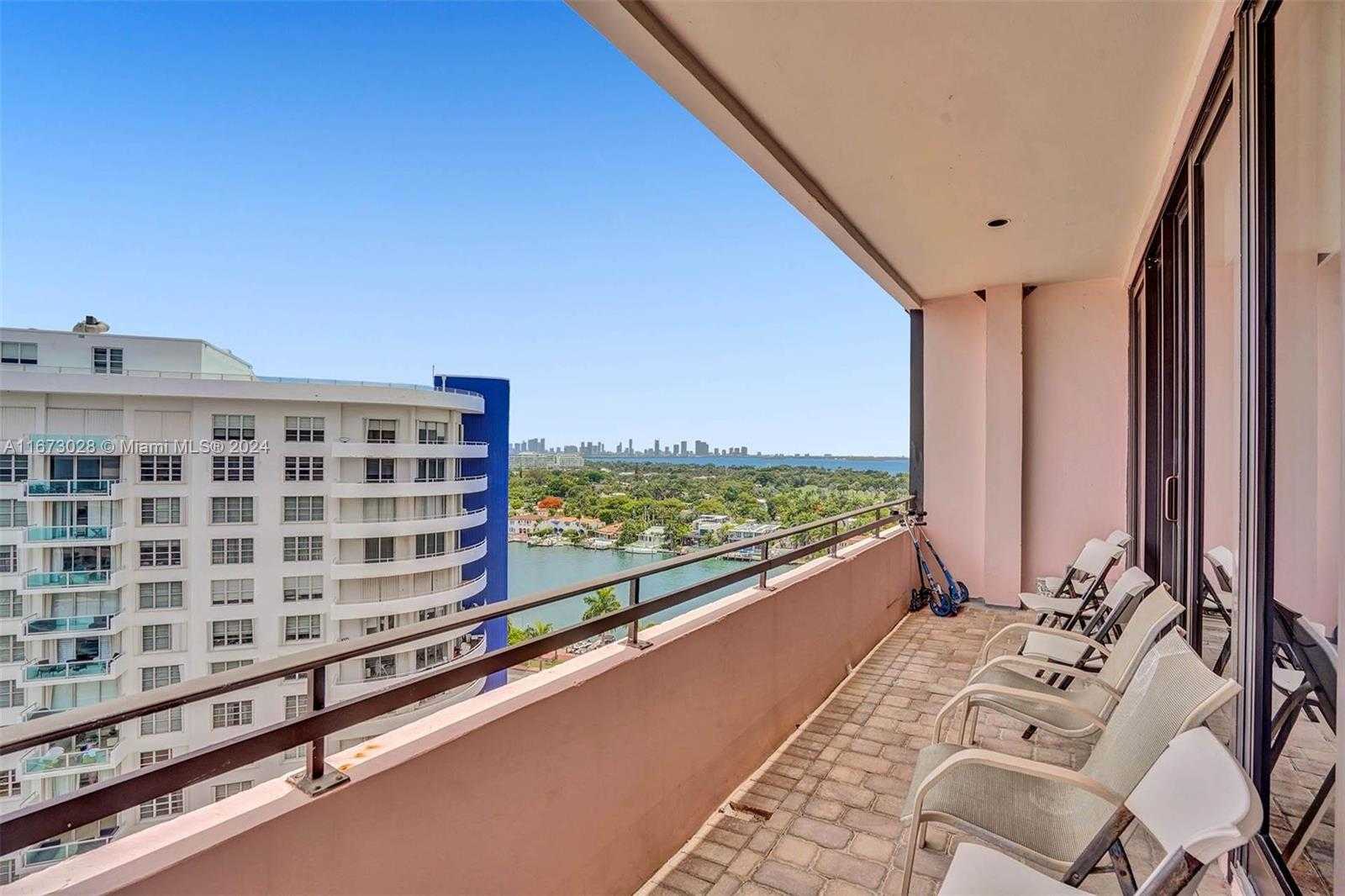 Small Image of 5225 COLLINS AVE #PH7, Miami Beach Number 32