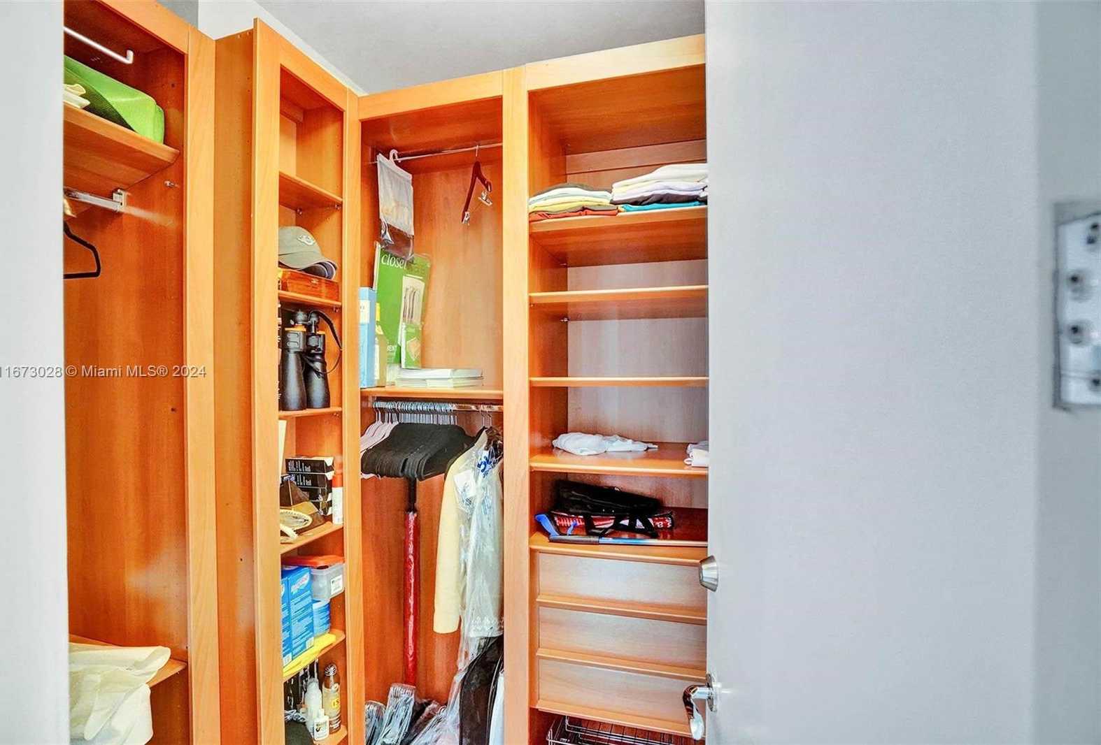 Small Image of 5225 COLLINS AVE #PH7, Miami Beach Number 35