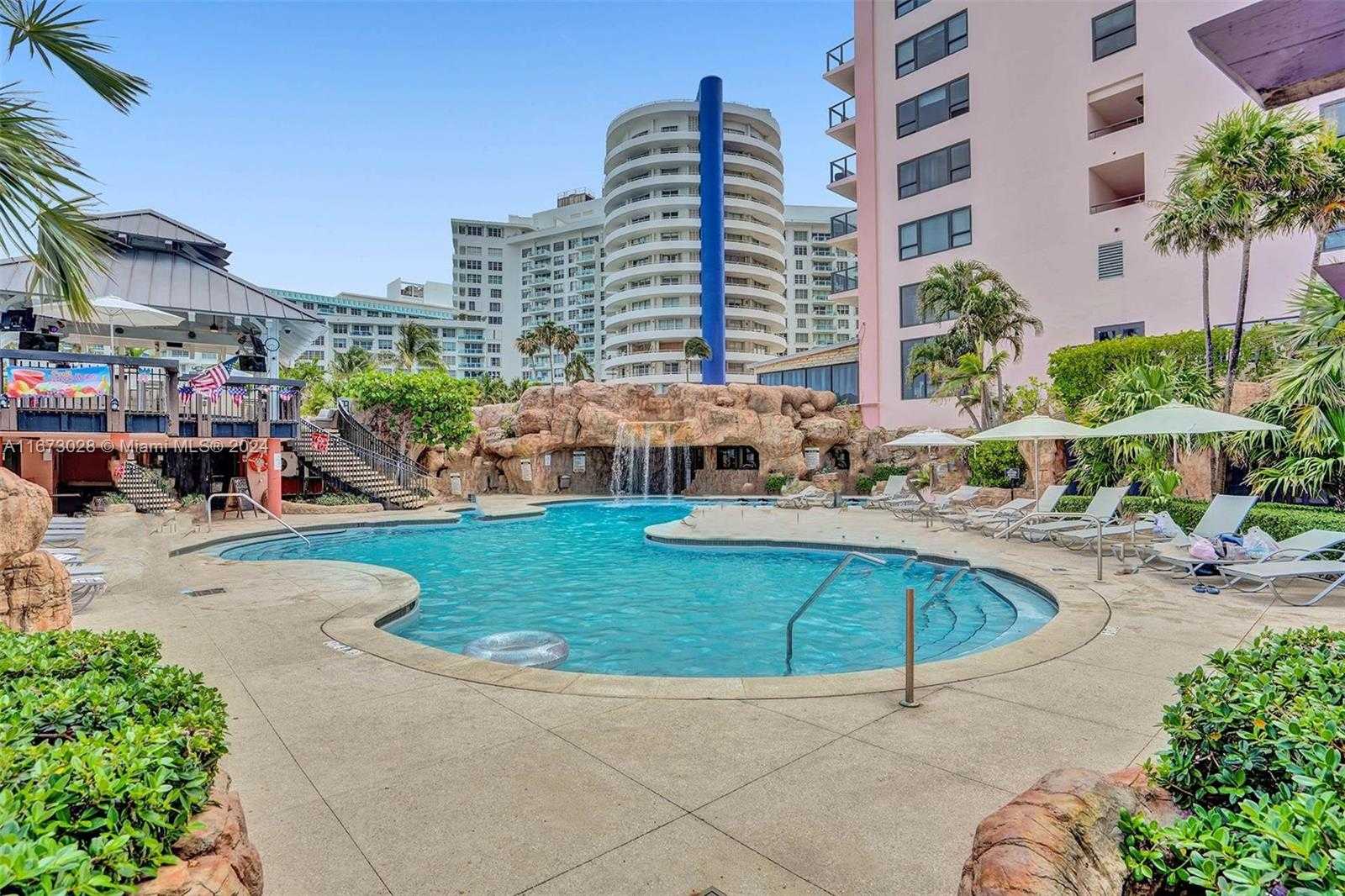 Small Image of 5225 COLLINS AVE #PH7, Miami Beach Number 40