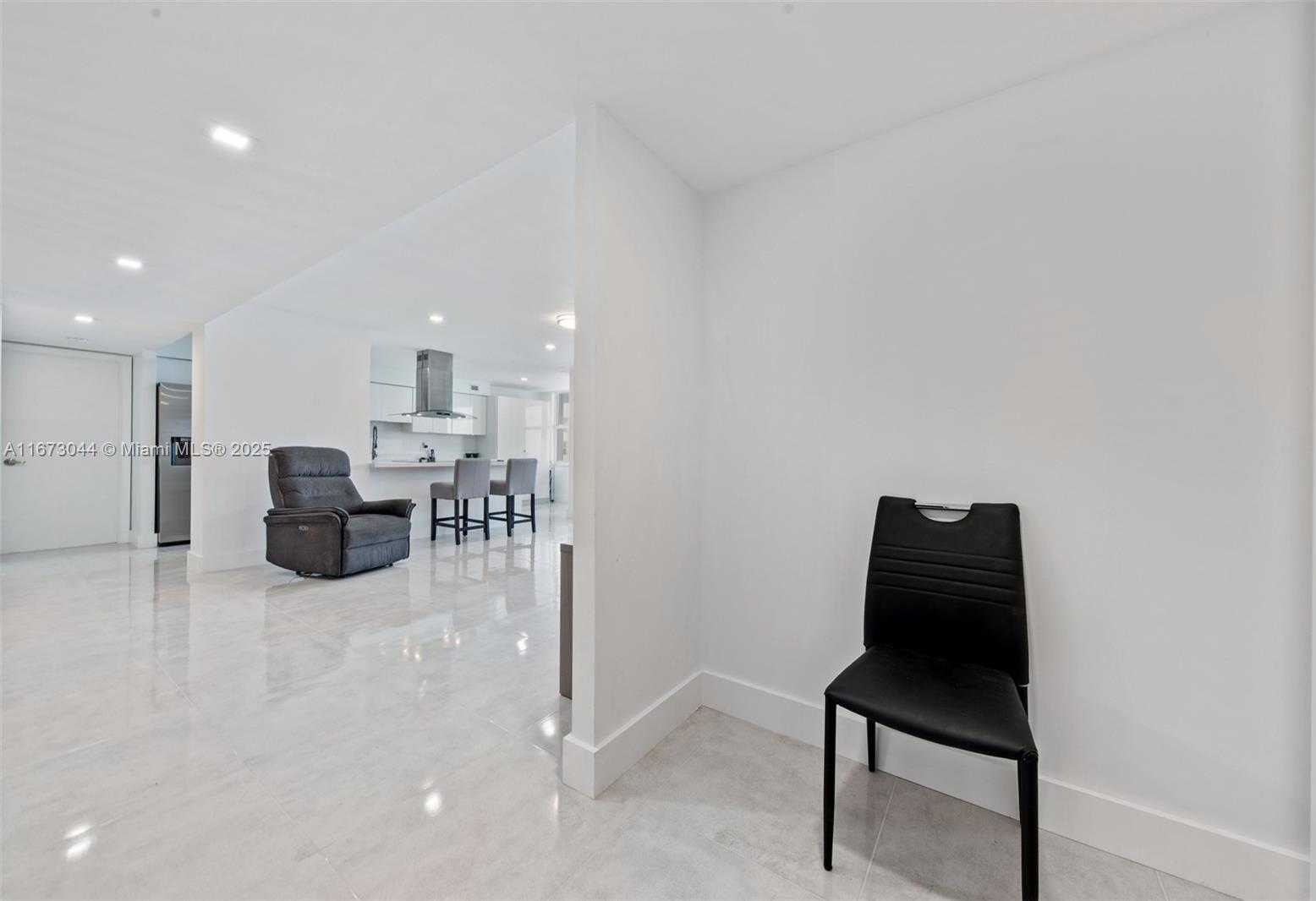 Small Image of 2751 SOUTH OCEAN DR #1802S, Hollywood Number 13