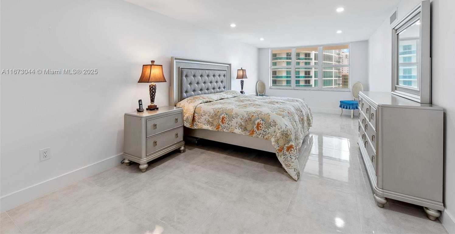 Small Image of 2751 SOUTH OCEAN DR #1802S, Hollywood Number 16