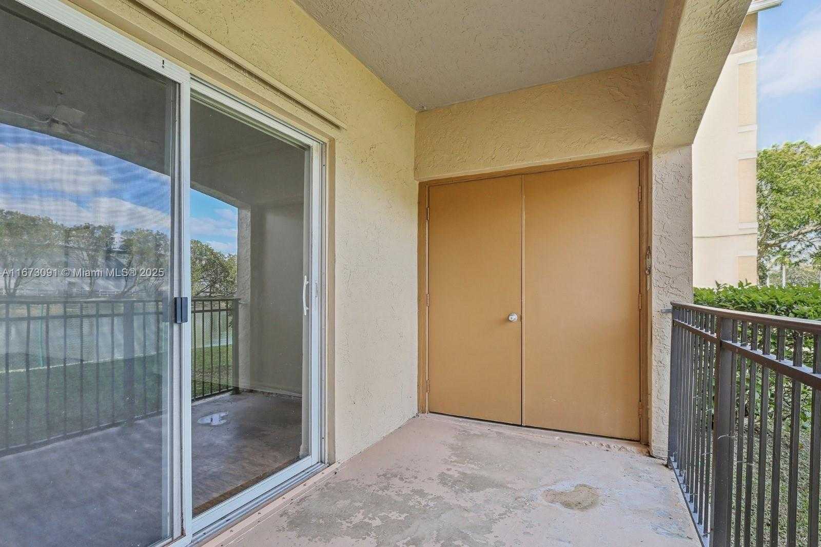 Small Image of 151 SOUTH WEST 117TH AVE #9106, Pembroke Pines Number 3