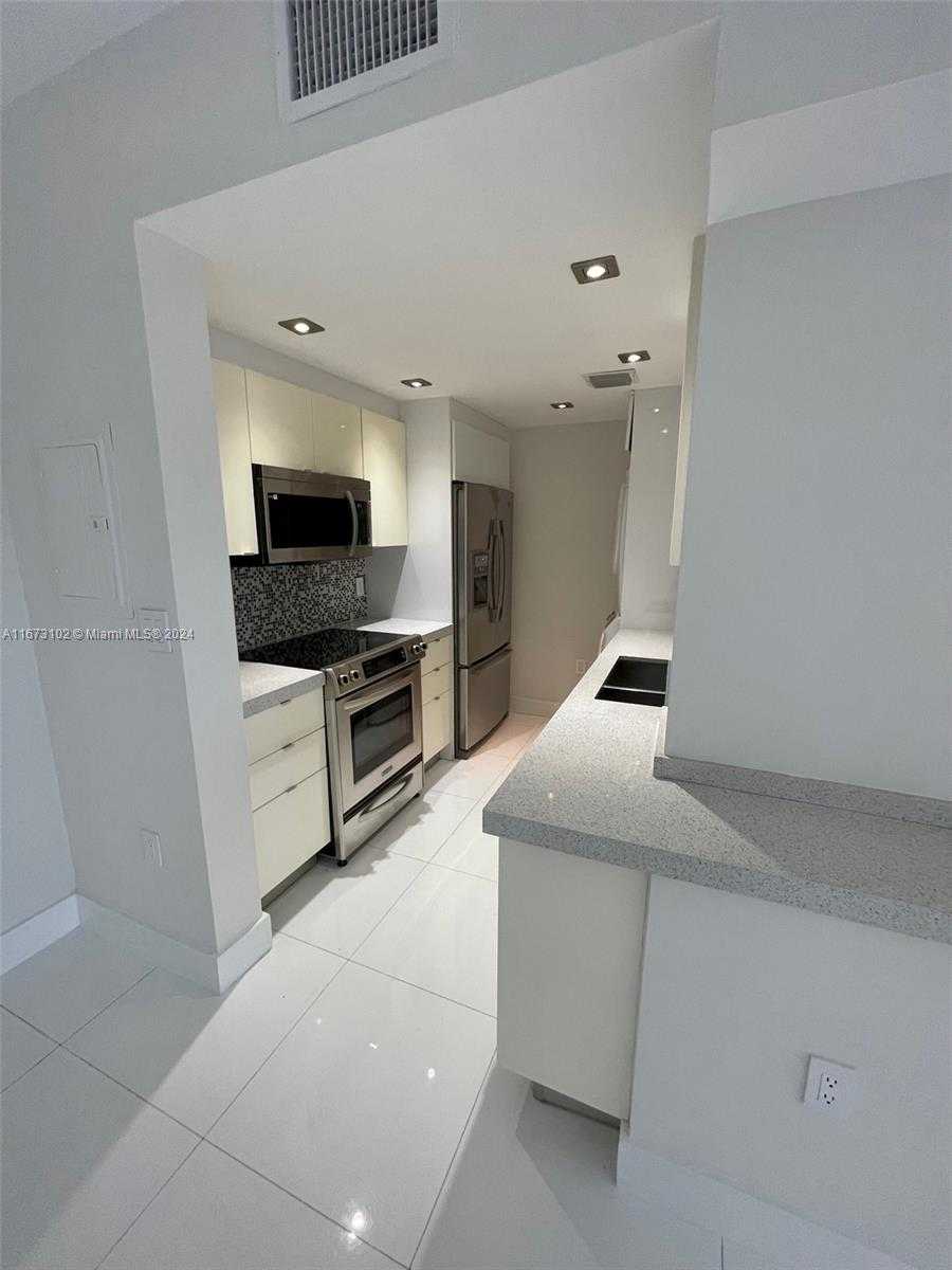Small Image of 10275 COLLINS AVE #1523, Bal Harbour Number 12