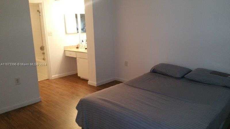 Small Image of 3204 GLENMOOR DR #3204, West Palm Beach Number 23