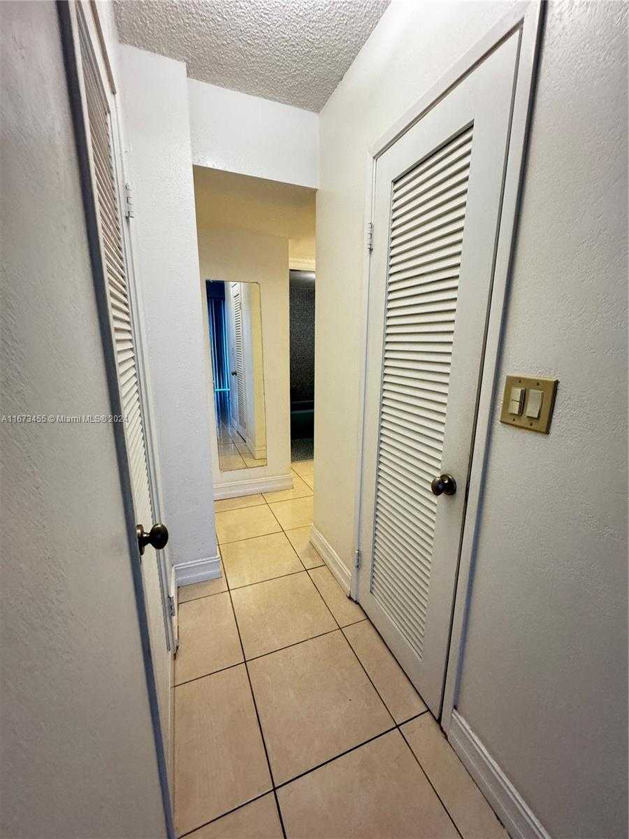 Small Image of 1351 NORTH EAST MIAMI GARDENS DR #403E, Miami Number 11