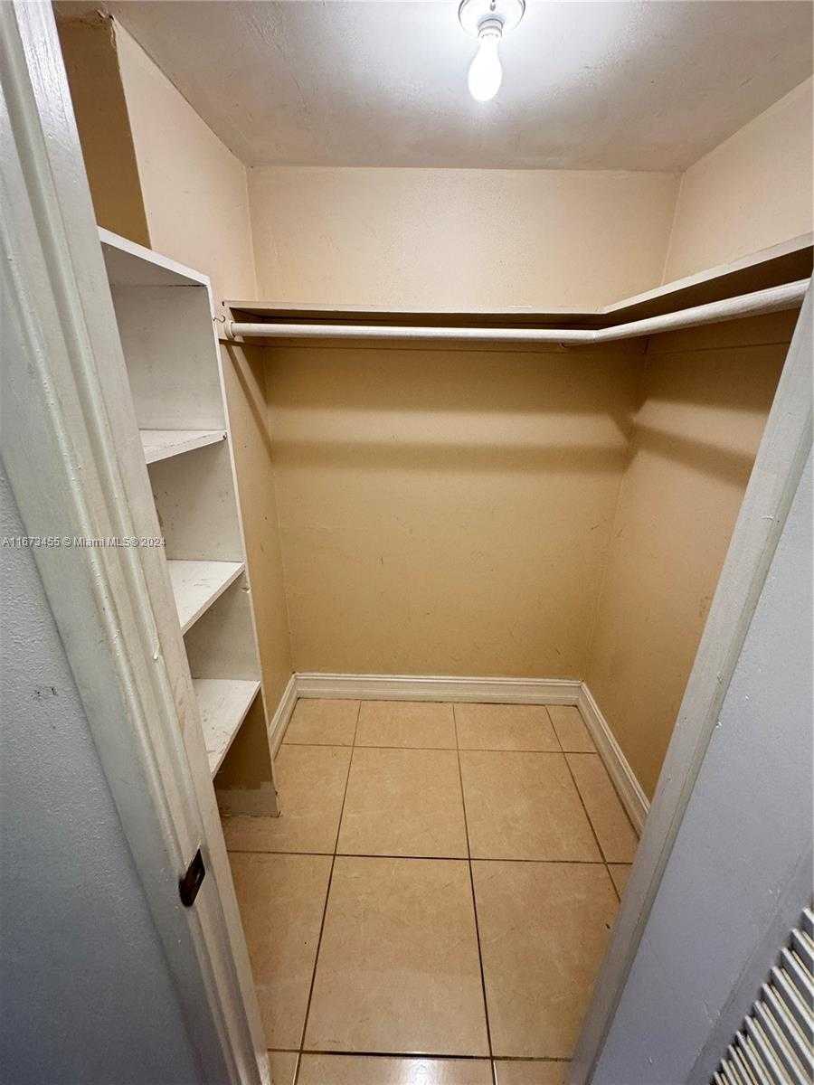Small Image of 1351 NORTH EAST MIAMI GARDENS DR #403E, Miami Number 12