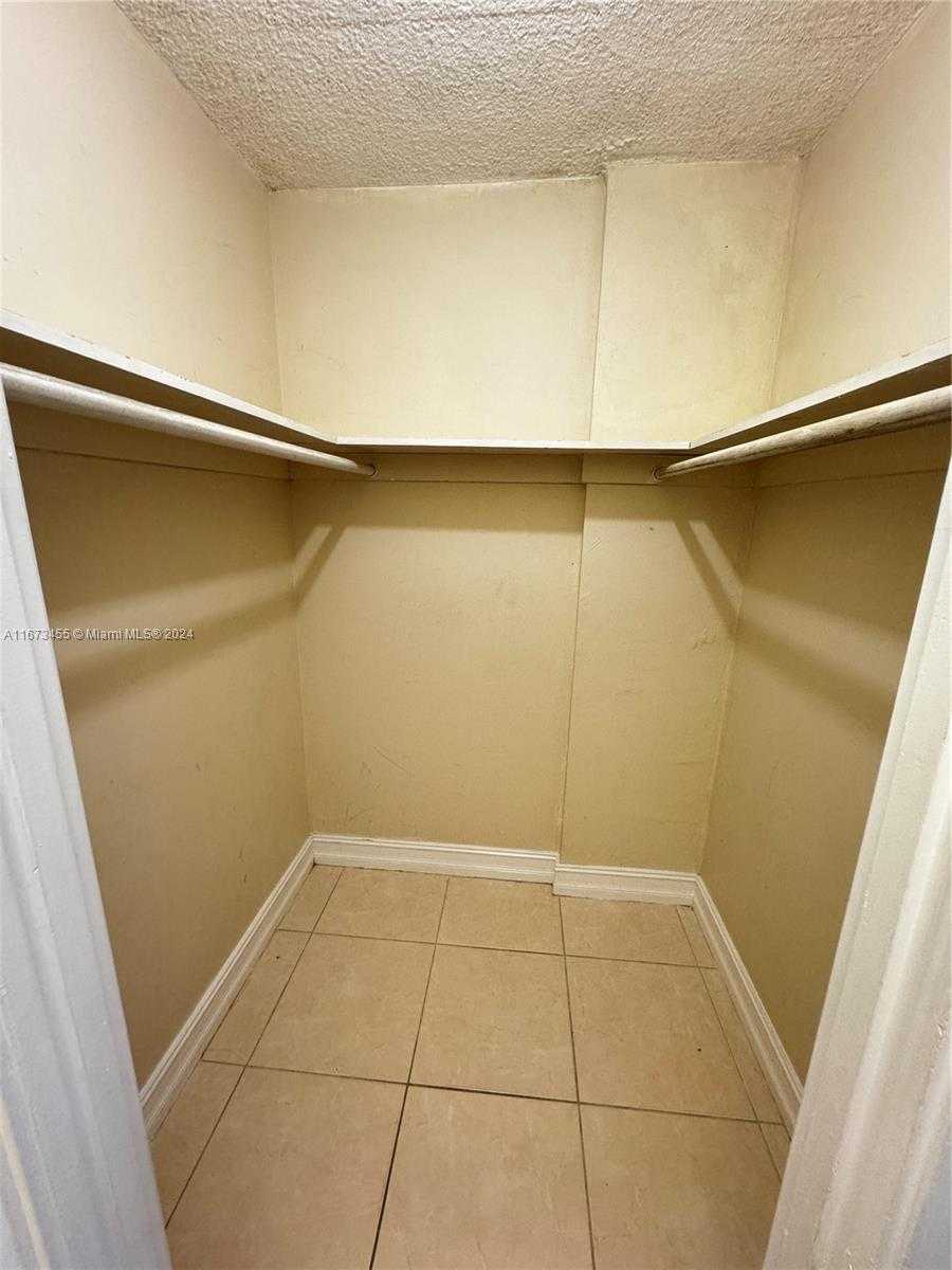 Small Image of 1351 NORTH EAST MIAMI GARDENS DR #403E, Miami Number 13
