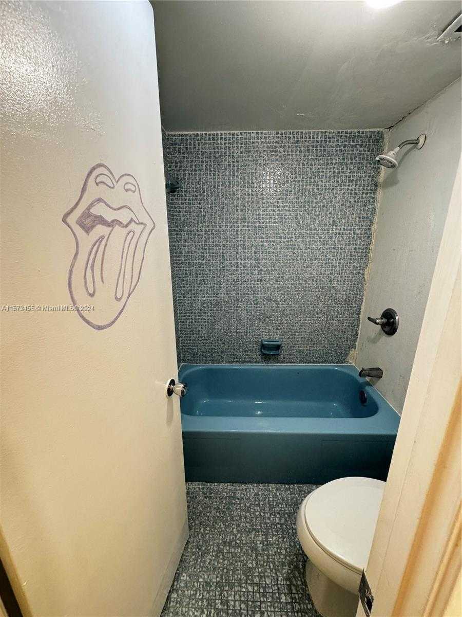 Small Image of 1351 NORTH EAST MIAMI GARDENS DR #403E, Miami Number 15