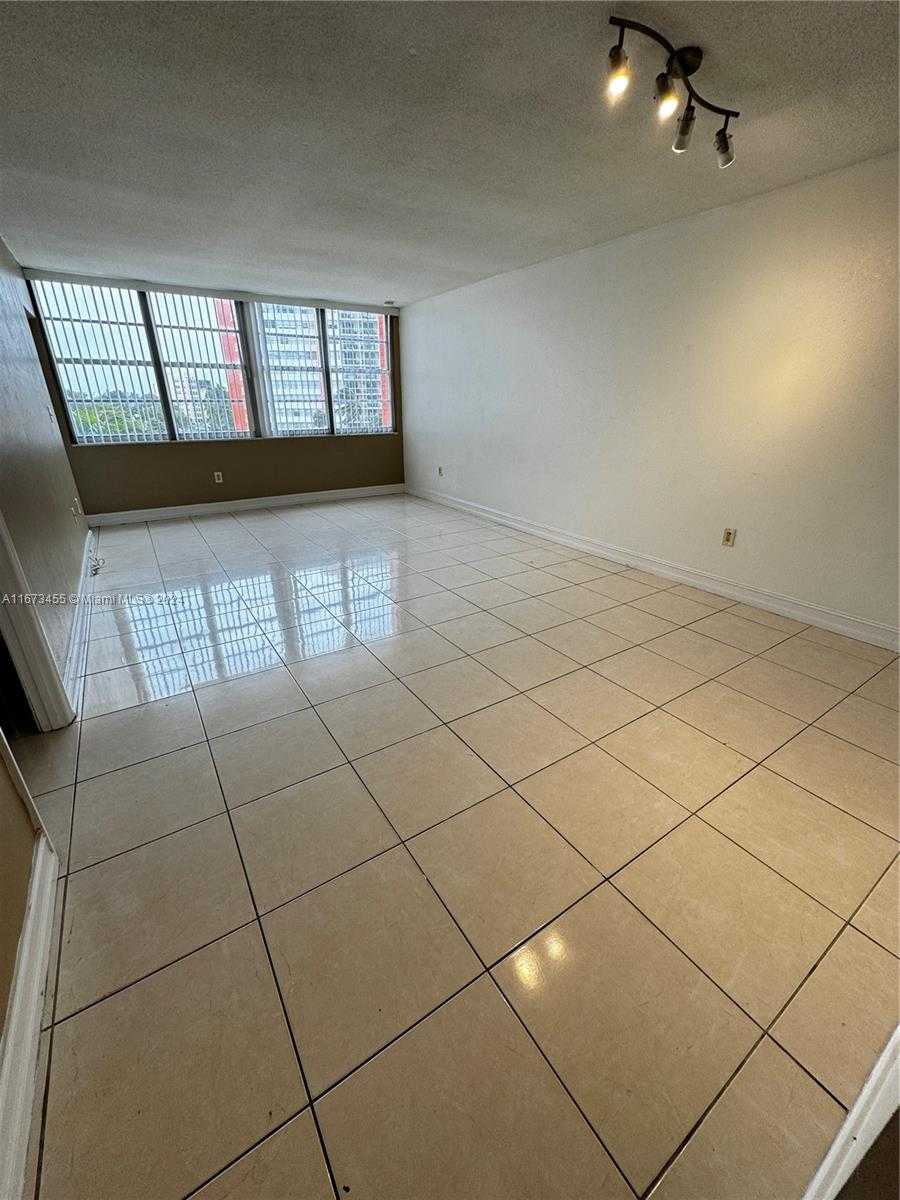Small Image of 1351 NORTH EAST MIAMI GARDENS DR #403E, Miami Number 7