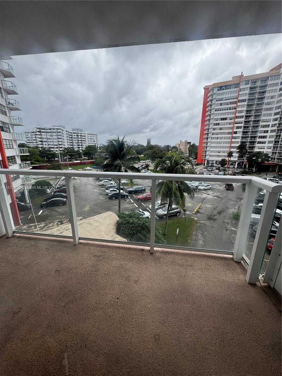 Small Image of 1351 NORTH EAST MIAMI GARDENS DR #403E, Miami Number 9