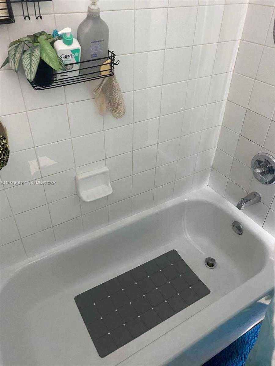 Small Image of 4440 NORTH WEST 107TH AVE #101-7, Doral Number 5