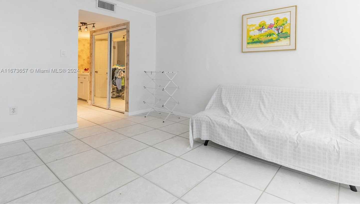 Small Image of 18071 BISCAYNE BLVD #303, Aventura Number 16