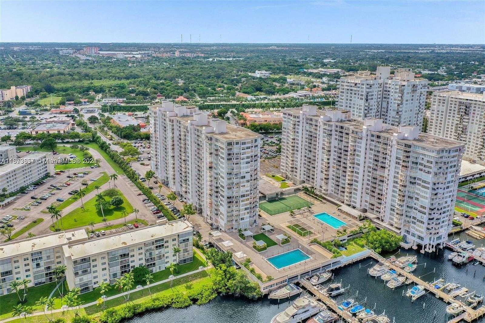 Small Image of 18071 BISCAYNE BLVD #303, Aventura Number 23