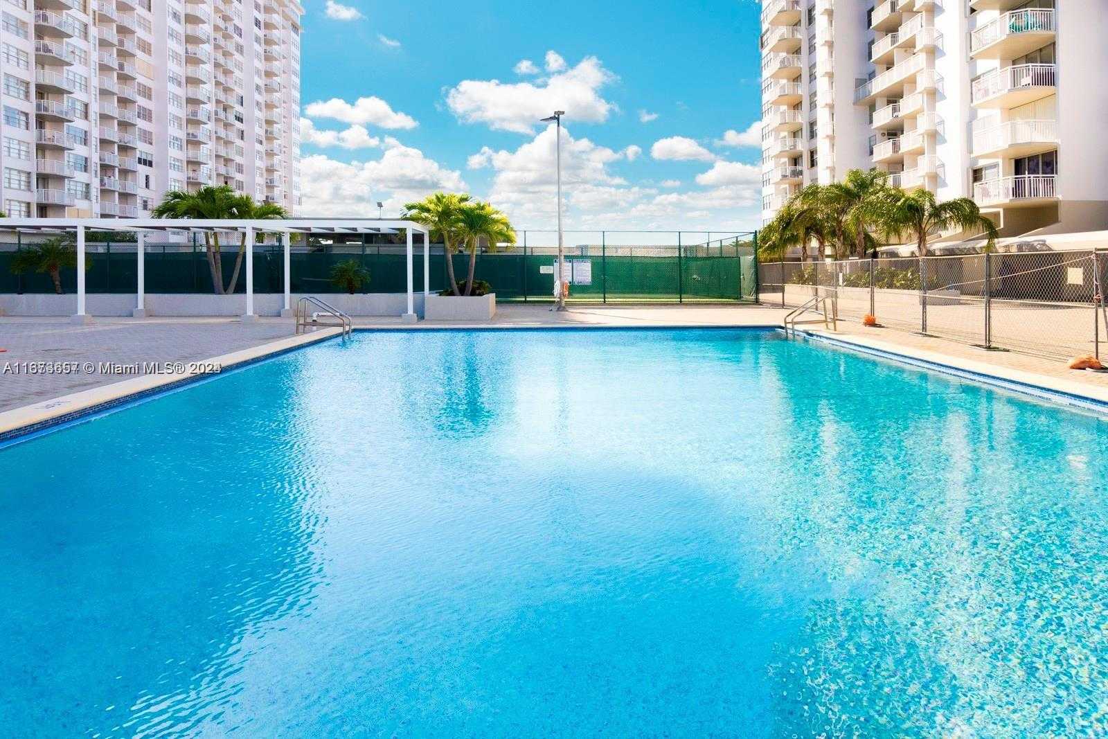 Small Image of 18071 BISCAYNE BLVD #303, Aventura Number 27