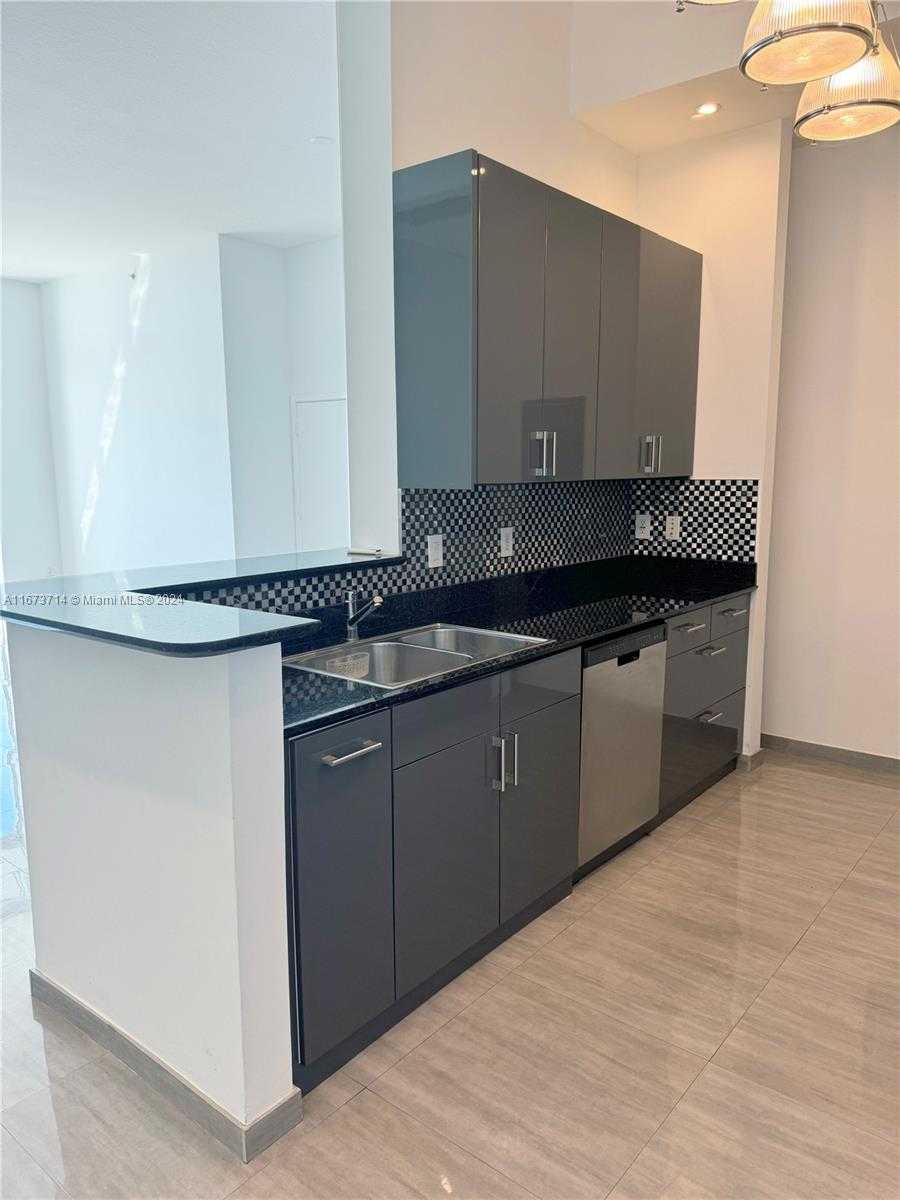 Small Image of 325 SOUTH BISCAYNE BLVD #LPH 19, Miami Number 10