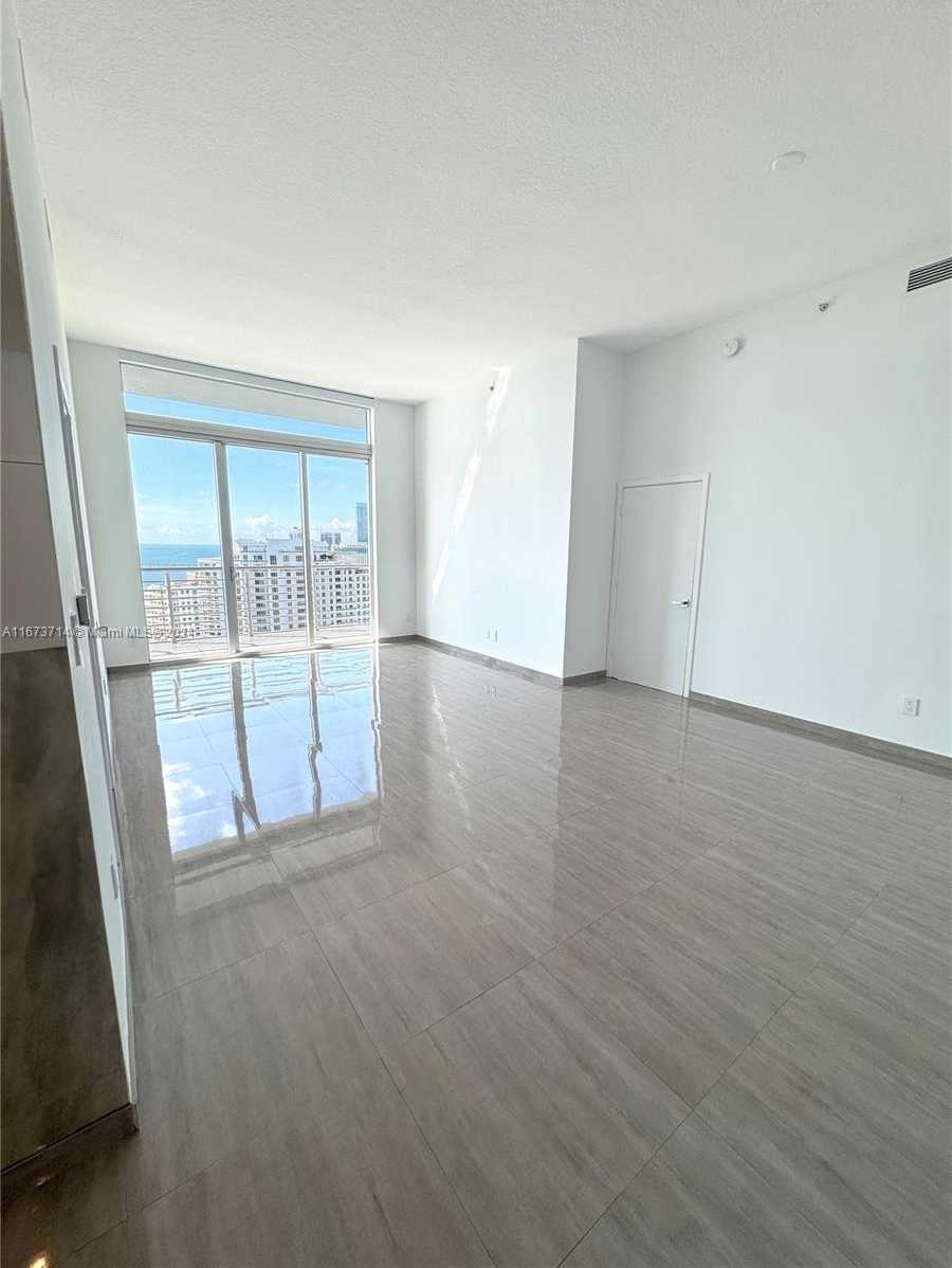 Small Image of 325 SOUTH BISCAYNE BLVD #LPH 19, Miami Number 12