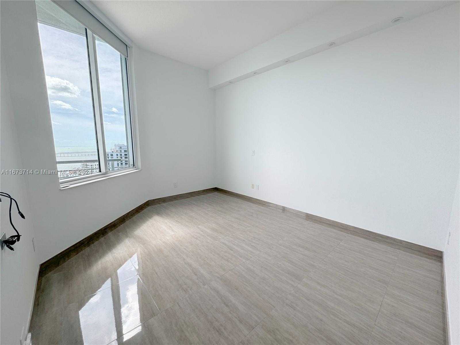 Small Image of 325 SOUTH BISCAYNE BLVD #LPH 19, Miami Number 14