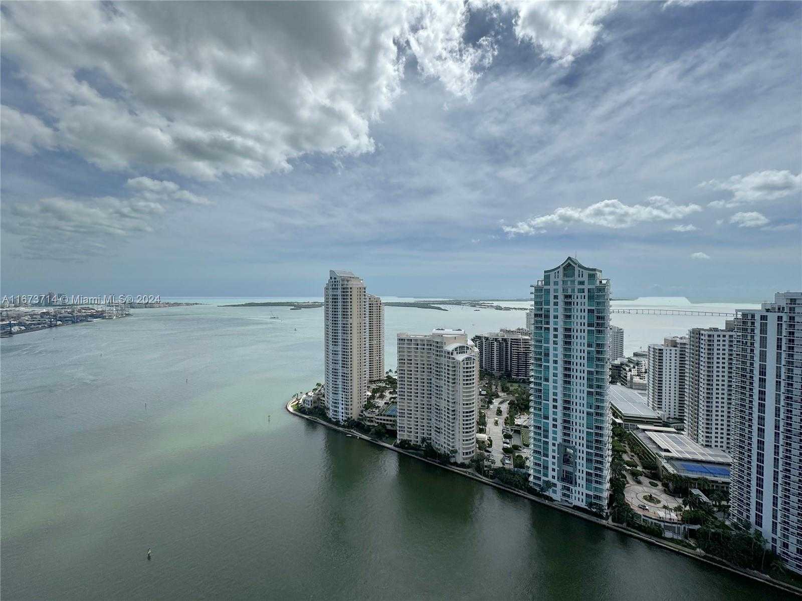 Small Image of 325 SOUTH BISCAYNE BLVD #LPH 19, Miami Number 2