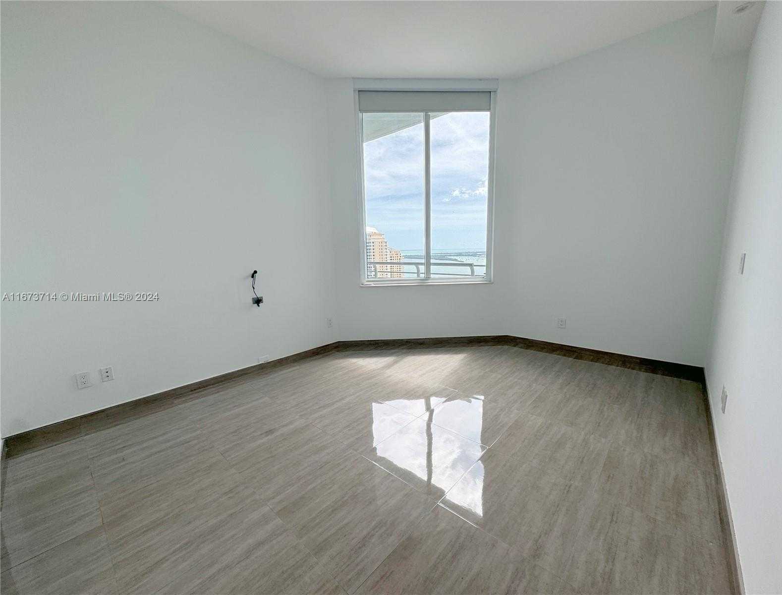 Small Image of 325 SOUTH BISCAYNE BLVD #LPH 19, Miami Number 26