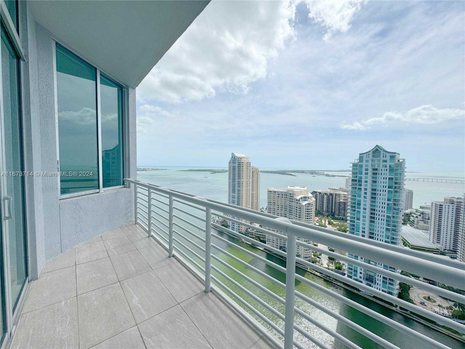 Small Image of 325 SOUTH BISCAYNE BLVD #LPH 19, Miami Number 5