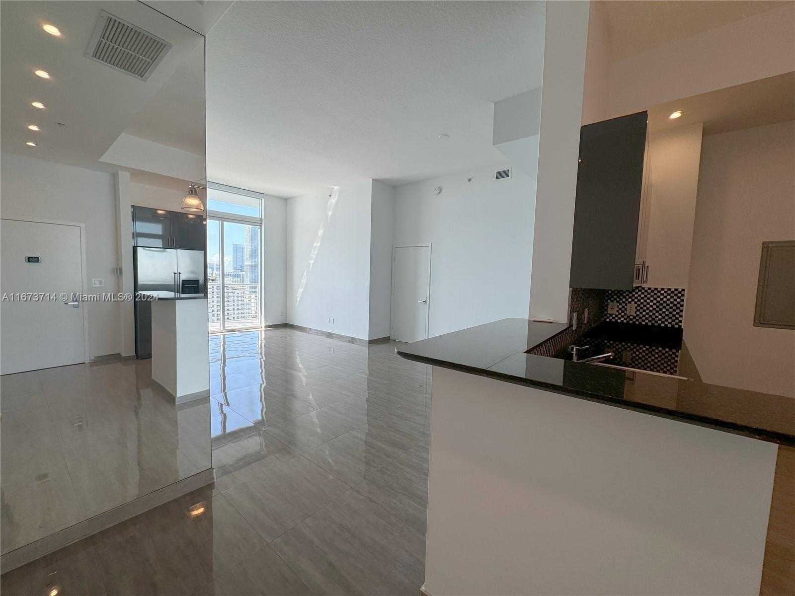 Small Image of 325 SOUTH BISCAYNE BLVD #LPH 19, Miami Number 9
