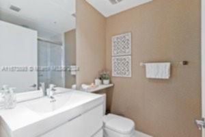 Small Image of 17301 BISCAYNE BLVD #1708, North Miami Beach Number 20
