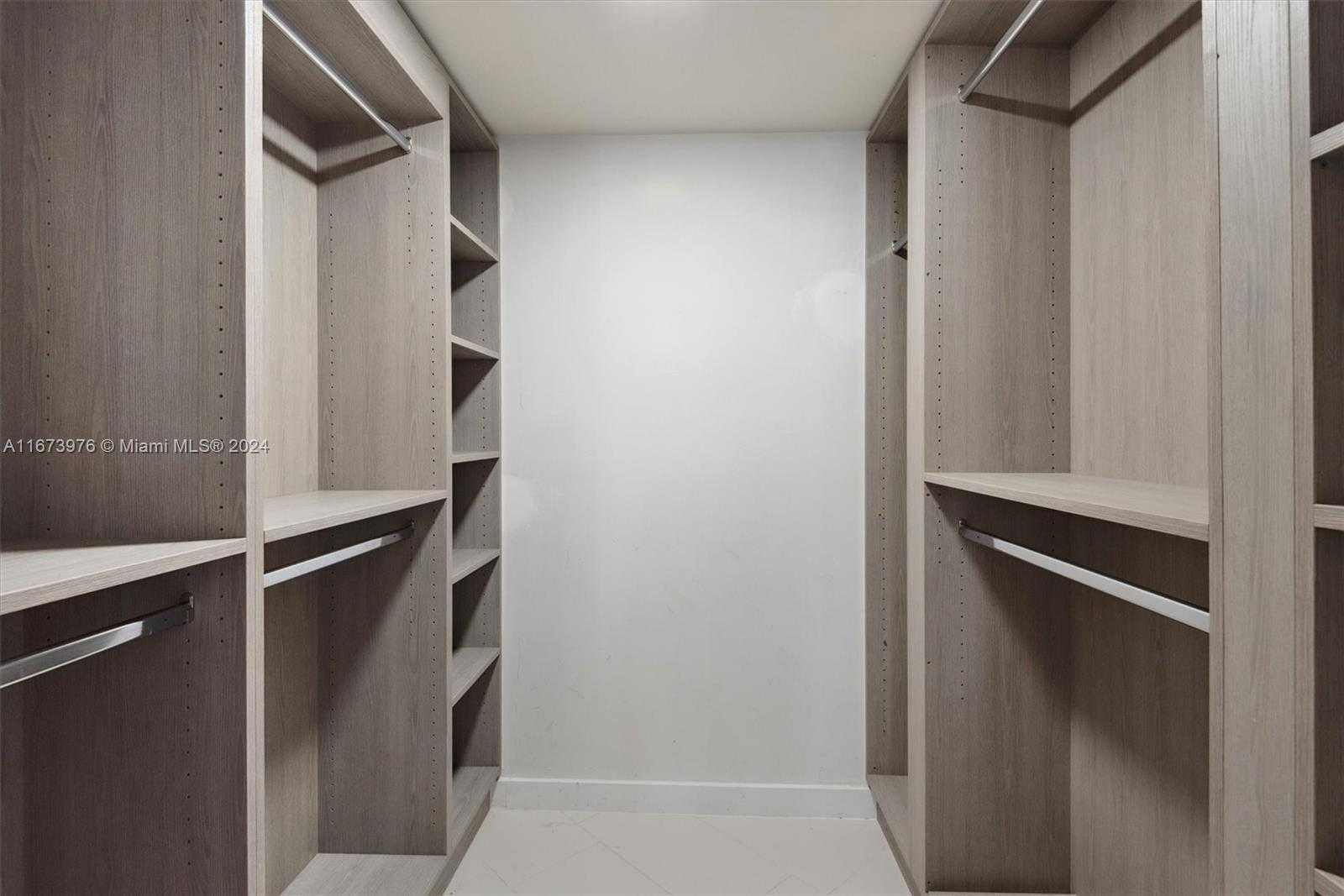 Small Image of 3000 ISLAND BLVD #2404, Aventura Number 11