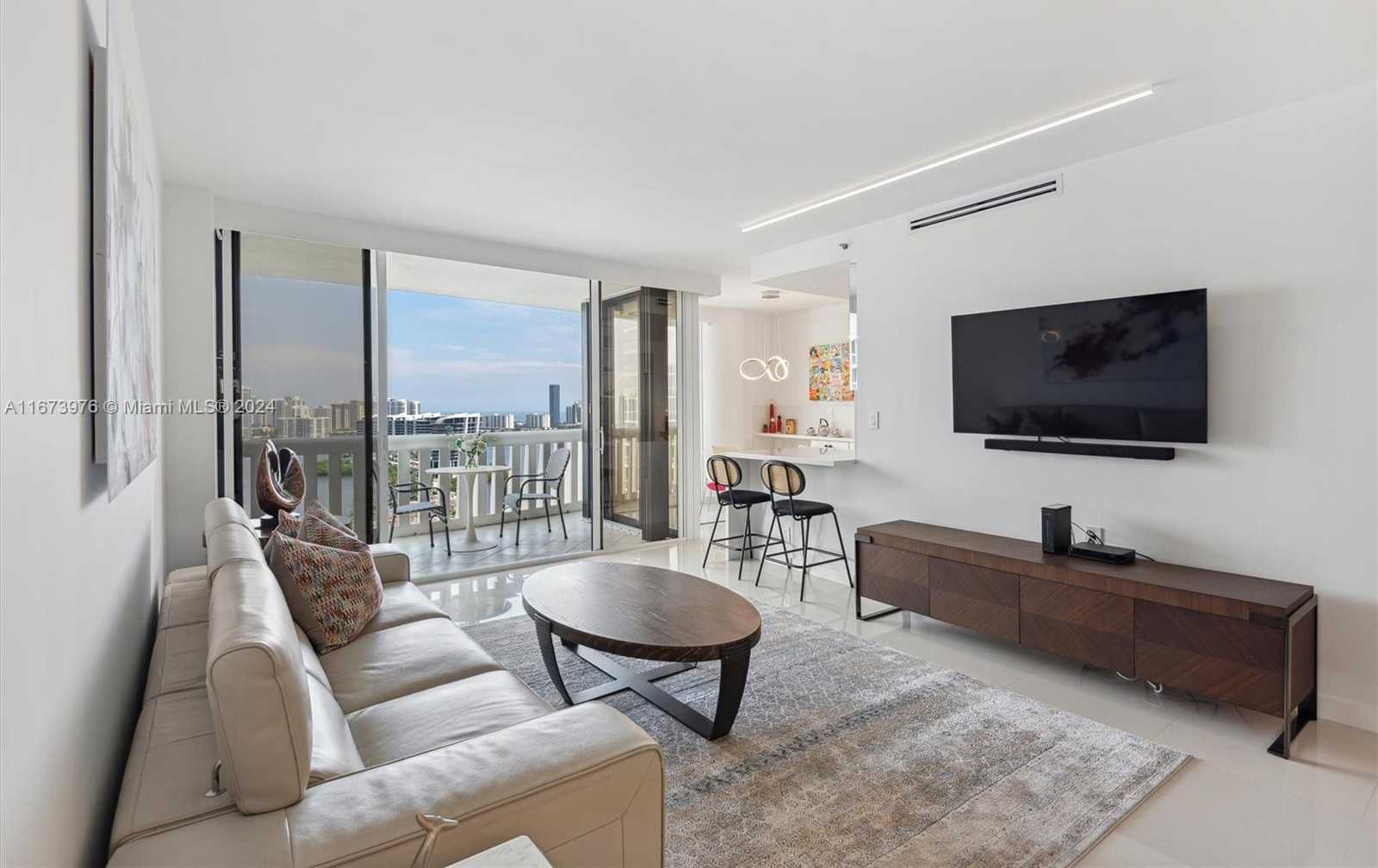 Small Image of 3000 ISLAND BLVD #2404, Aventura Number 4