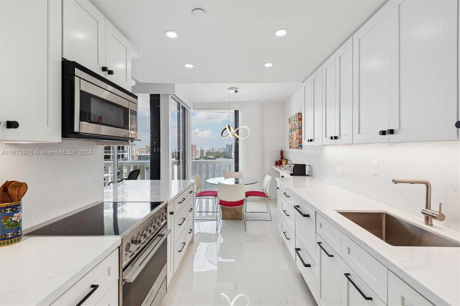 Small Image of 3000 ISLAND BLVD #2404, Aventura Number 7