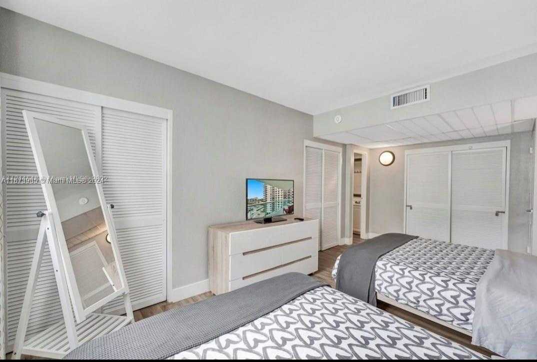 Small Image of 3801 SOUTH OCEAN DR #9W, Hollywood Number 12