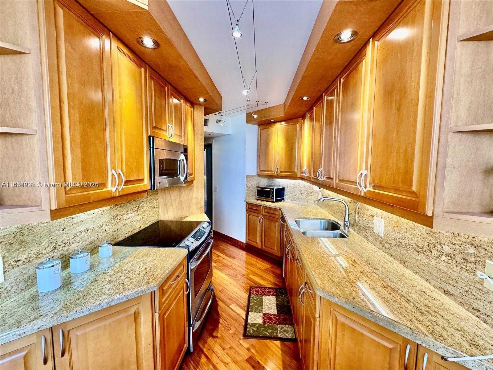 Small Image of 3610 YACHT CLUB DR #906, Aventura Number 11