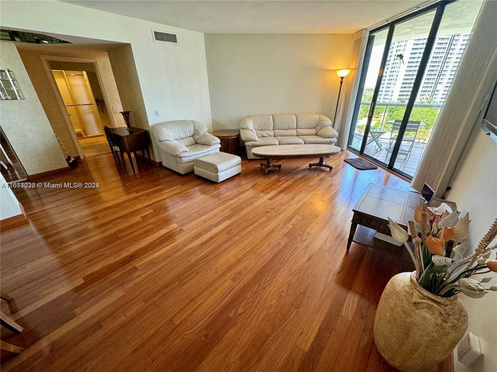 Small Image of 3610 YACHT CLUB DR #906, Aventura Number 14