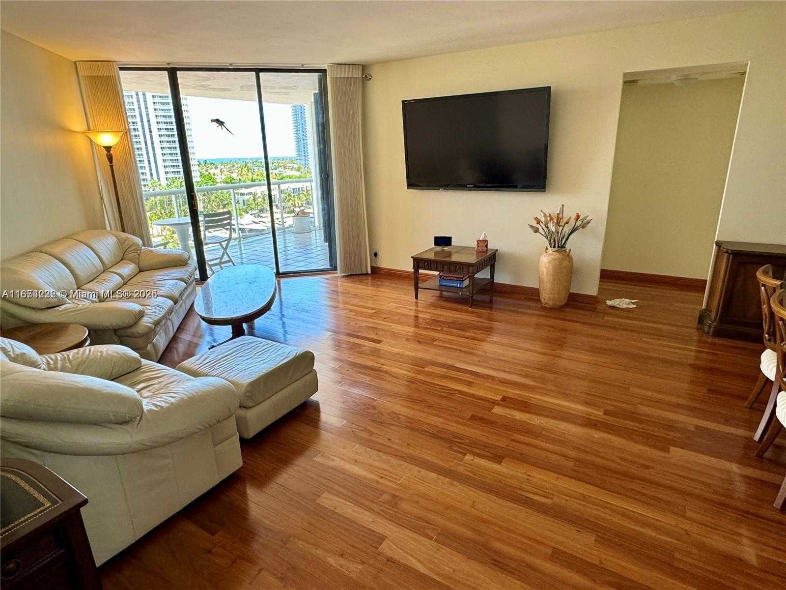 Small Image of 3610 YACHT CLUB DR #906, Aventura Number 17