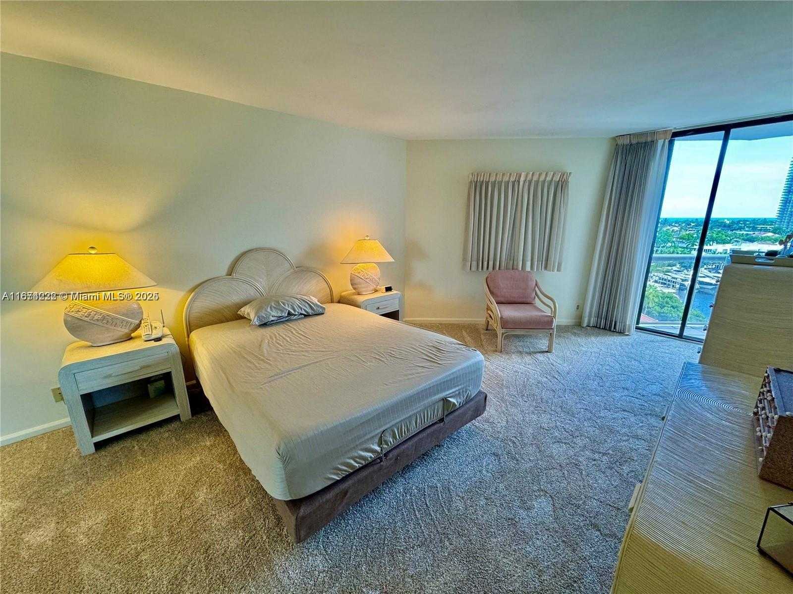 Small Image of 3610 YACHT CLUB DR #906, Aventura Number 25