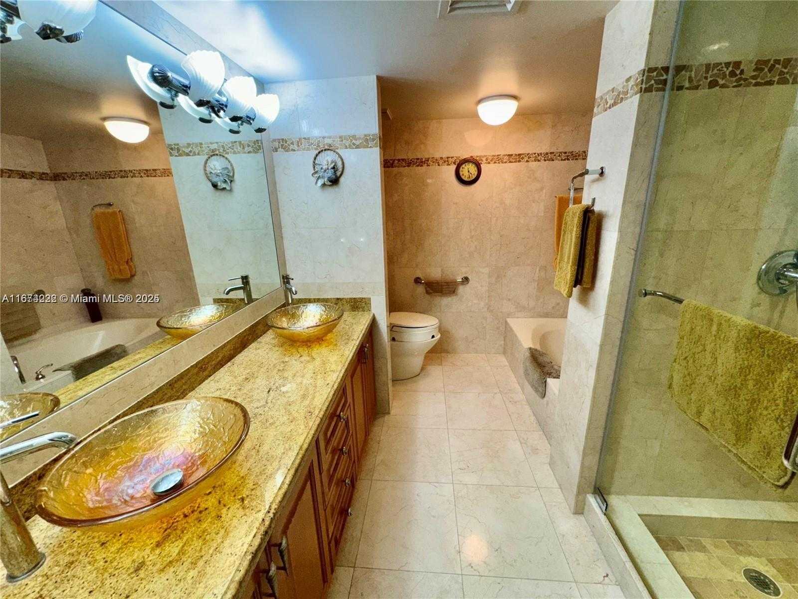 Small Image of 3610 YACHT CLUB DR #906, Aventura Number 36