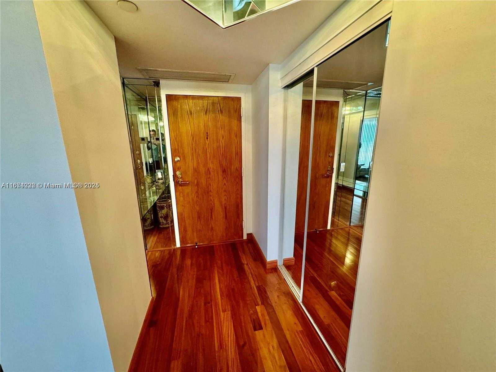 Small Image of 3610 YACHT CLUB DR #906, Aventura Number 5