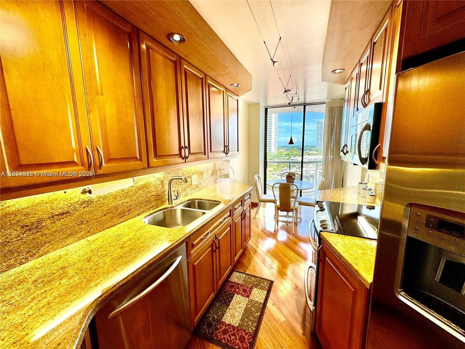 Small Image of 3610 YACHT CLUB DR #906, Aventura Number 8