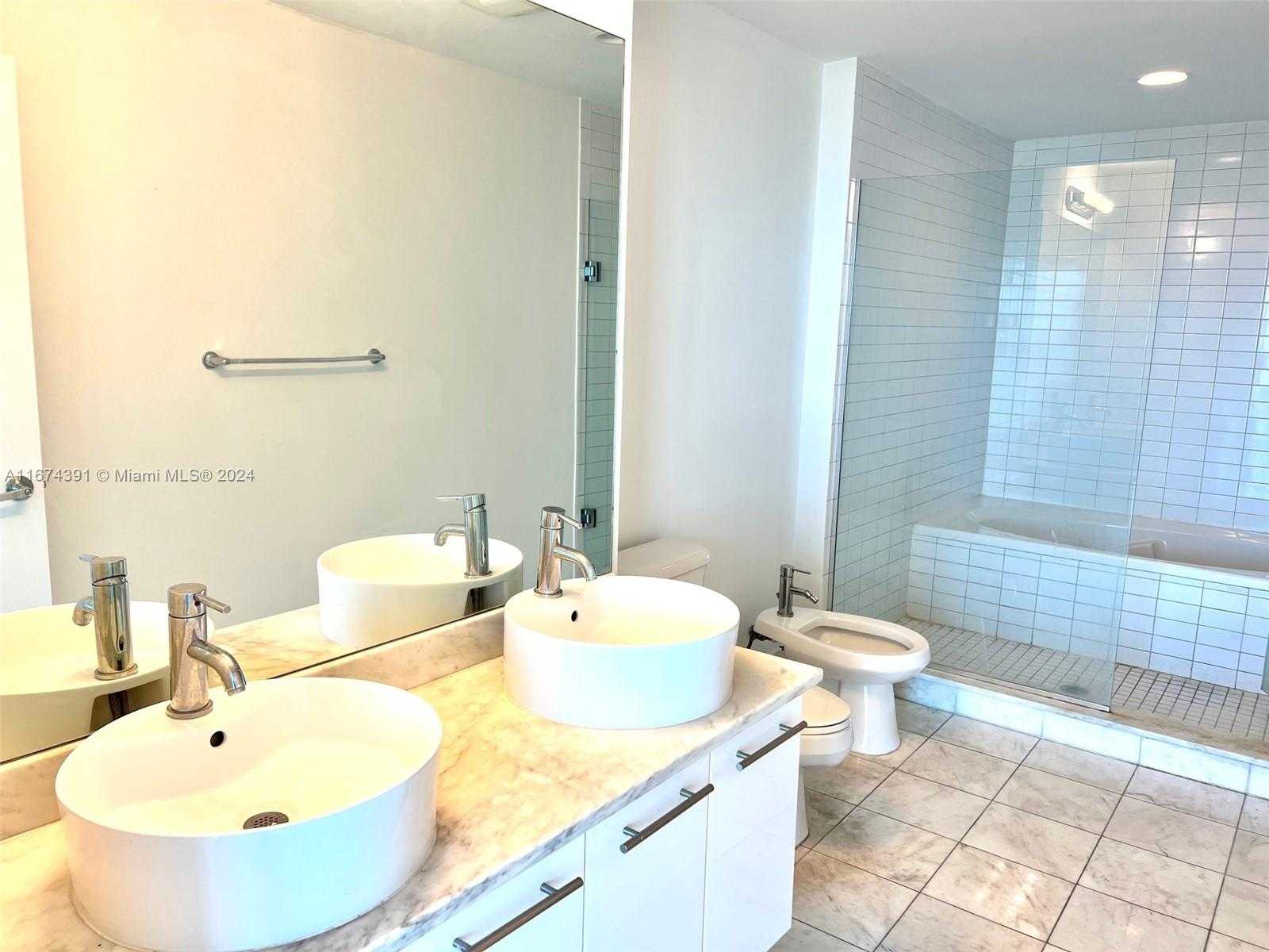 Small Image of 888 BISCAYNE BLVD #1811, Miami Number 10