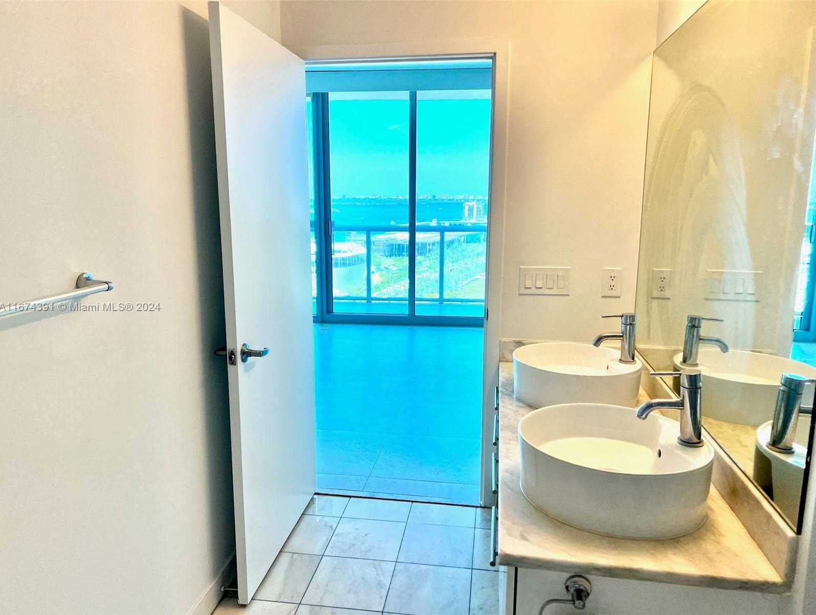 Small Image of 888 BISCAYNE BLVD #1811, Miami Number 12