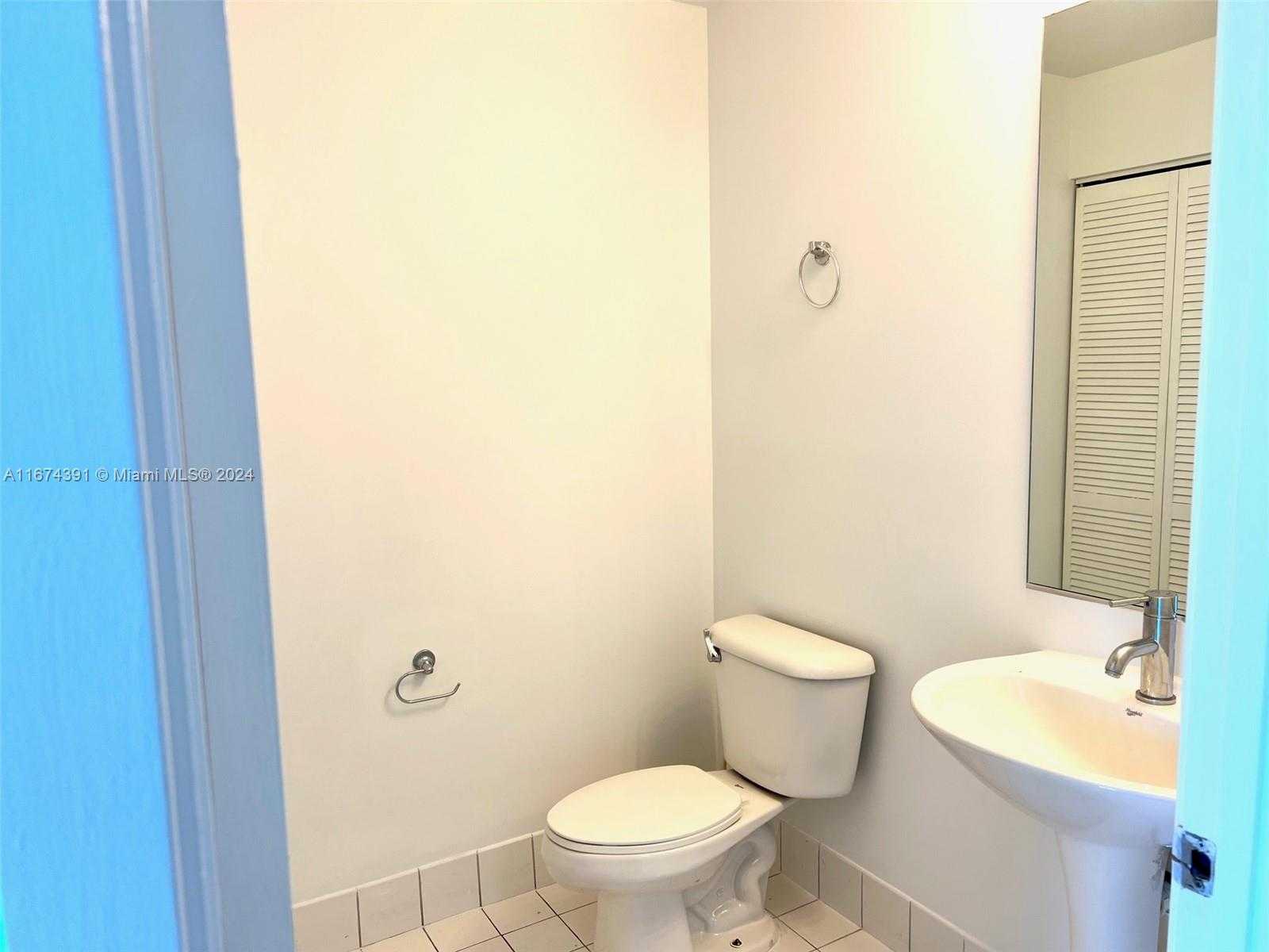 Small Image of 888 BISCAYNE BLVD #1811, Miami Number 14
