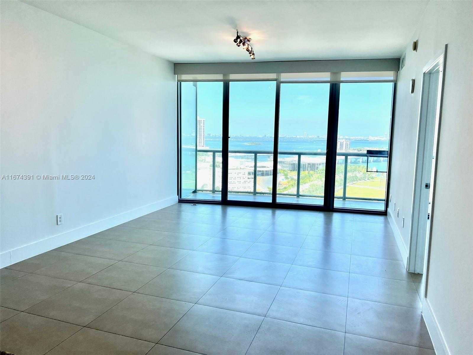 Small Image of 888 BISCAYNE BLVD #1811, Miami Number 3
