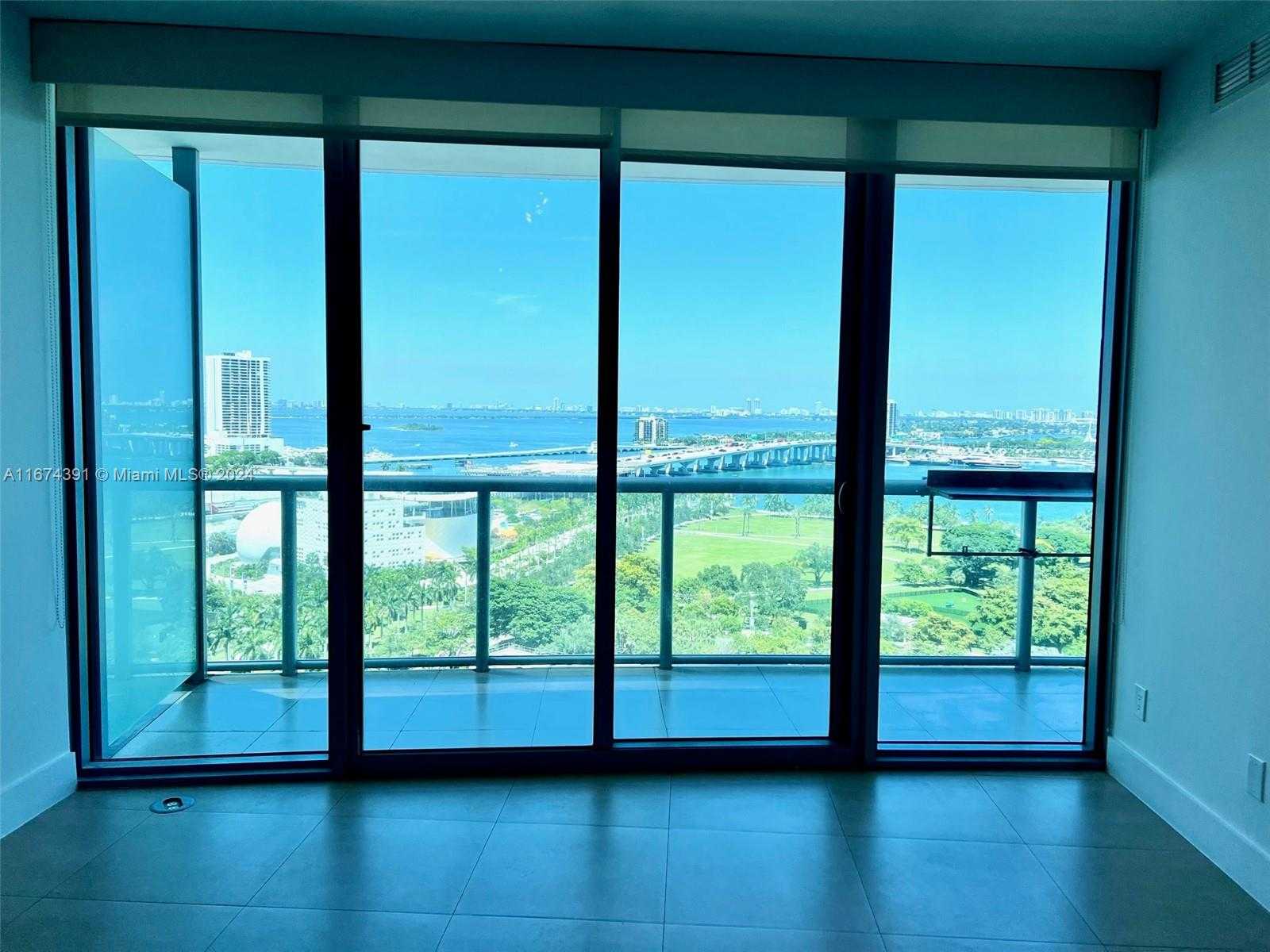 Small Image of 888 BISCAYNE BLVD #1811, Miami Number 4