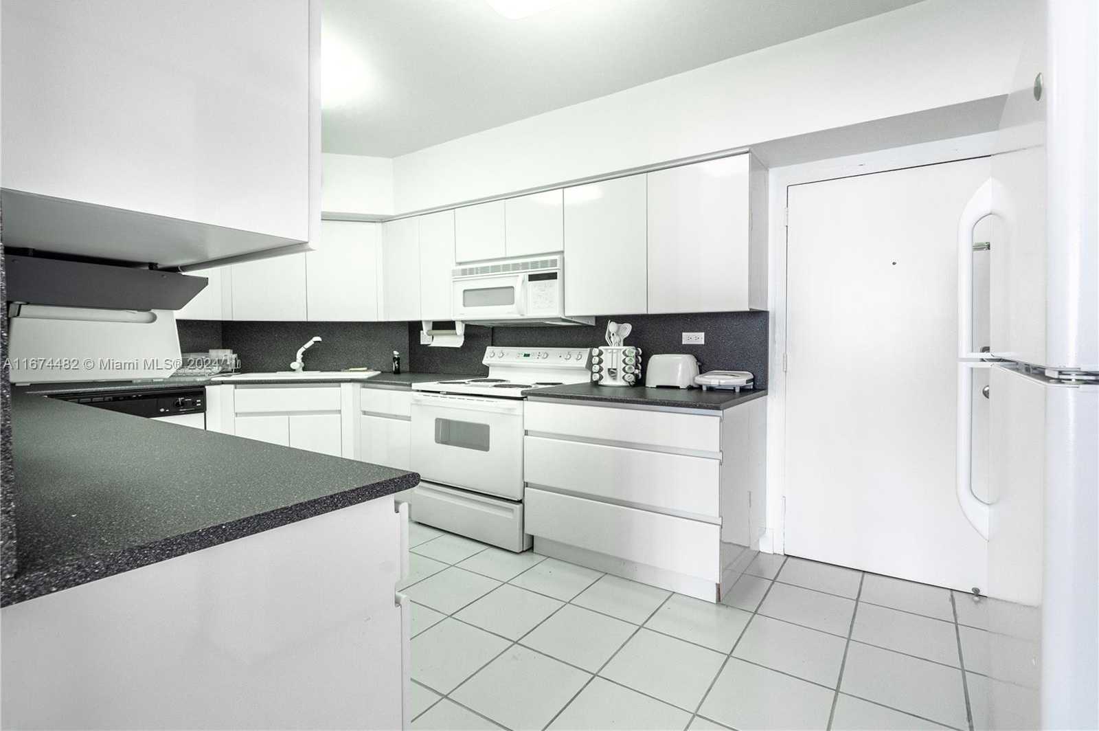 Small Image of 1408 BRICKELL BAY DR #1415 & 1416, Miami Number 10