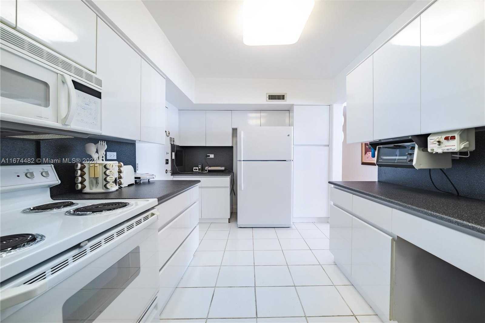 Small Image of 1408 BRICKELL BAY DR #1415 & 1416, Miami Number 12
